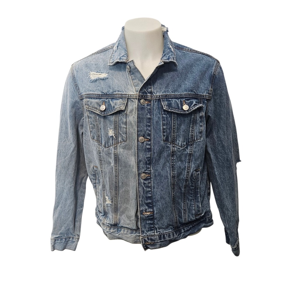 Forever 21 Men's Button Up Trucker Jacket Denim Two Tone Blue Size M Distressed